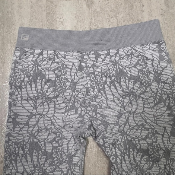 Fabletics Sebastian Seamless cropped leggings grey capri small - Picture 7 of 8